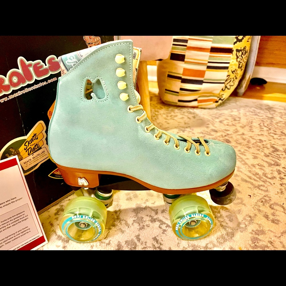 Mint Green Moxi Lolly Roller Skates